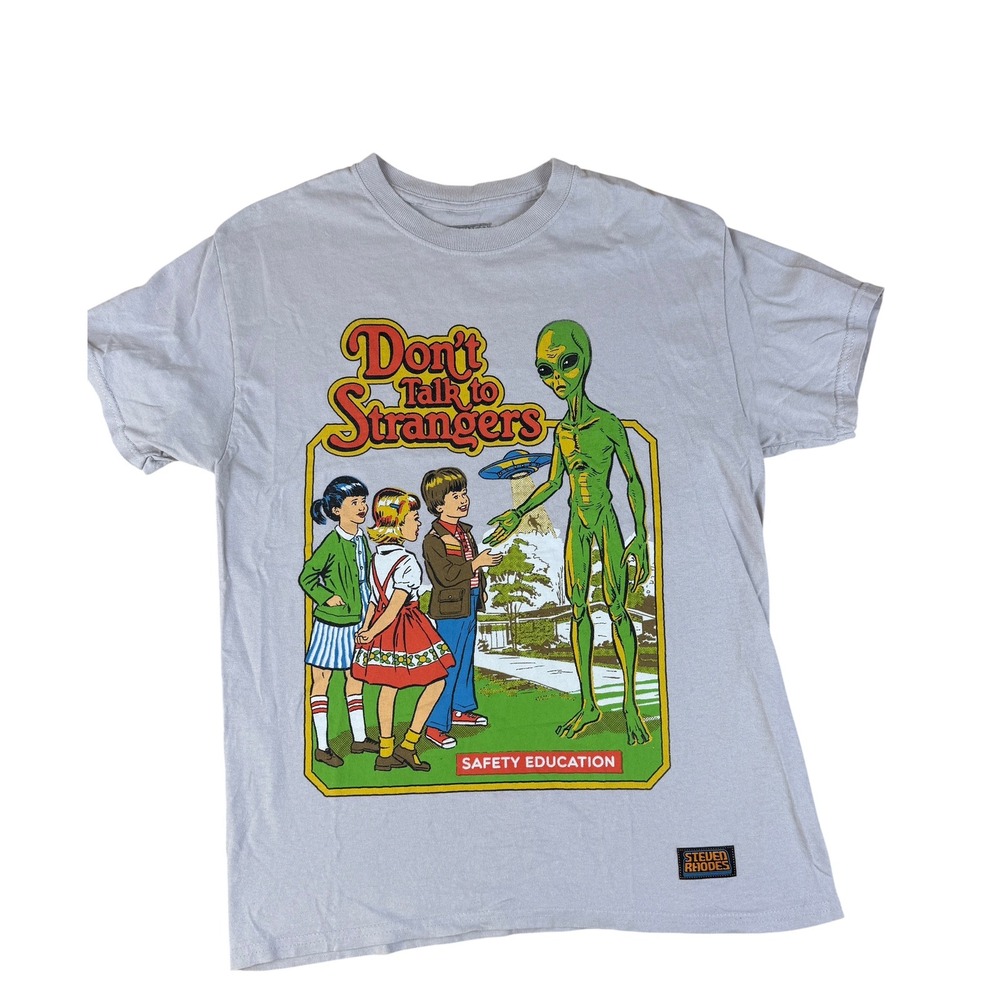 Steven Rhodes Size M T-Shirt Retro Alien Graphic Cotton Don't Talk to Strangers
